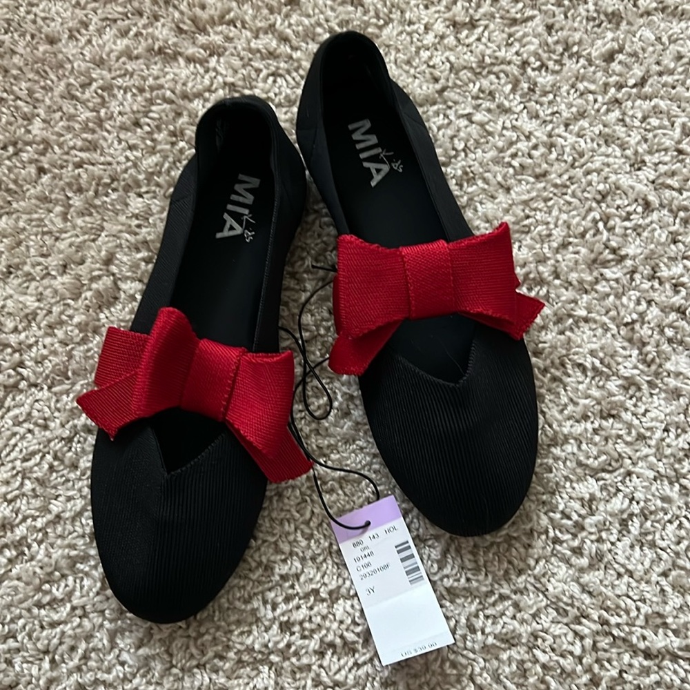 NWT Girls 3Y shoes